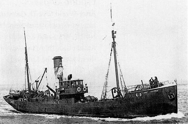 0_around_edinburgh_-_granton_harbour_trawlers_daily_chronicle